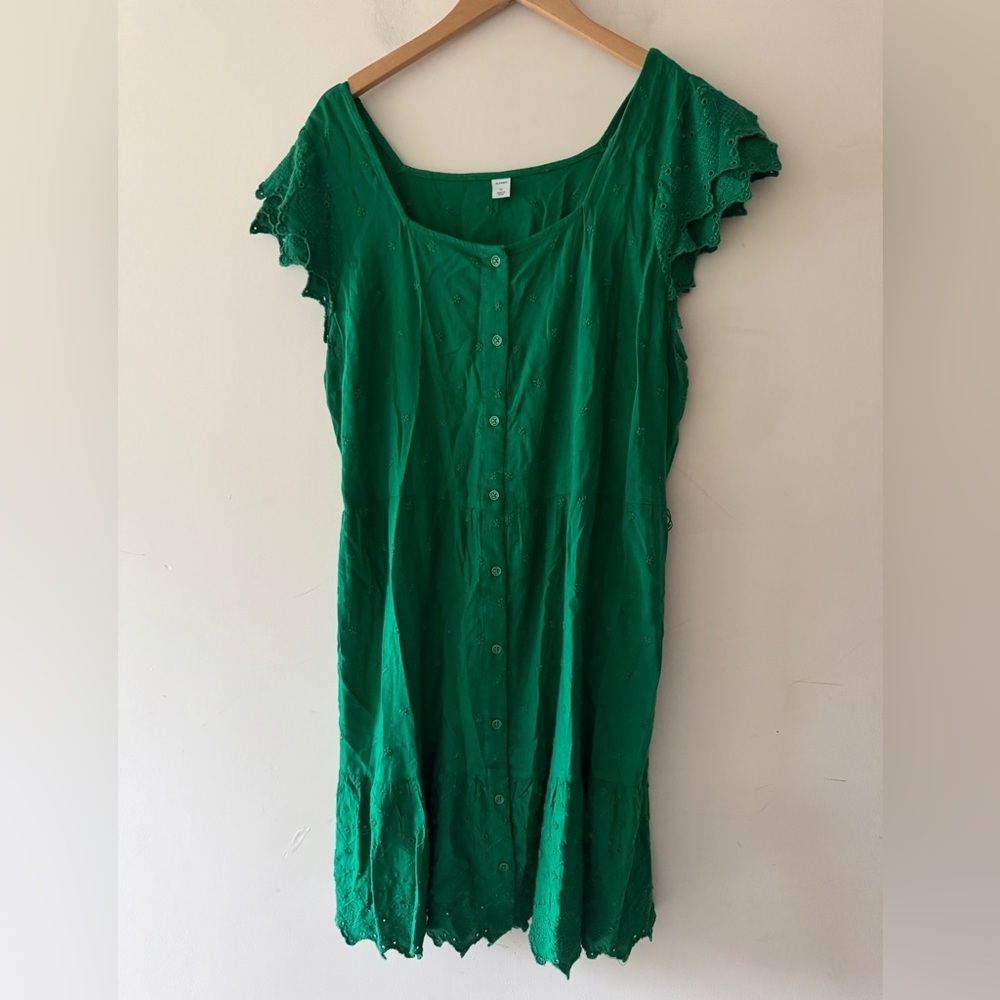 Old Navy Green‎ Eyelet and Button Detail Midi Dress